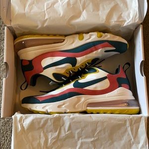 Air Max 270 React sz 11, Summit Whit/midnight turq